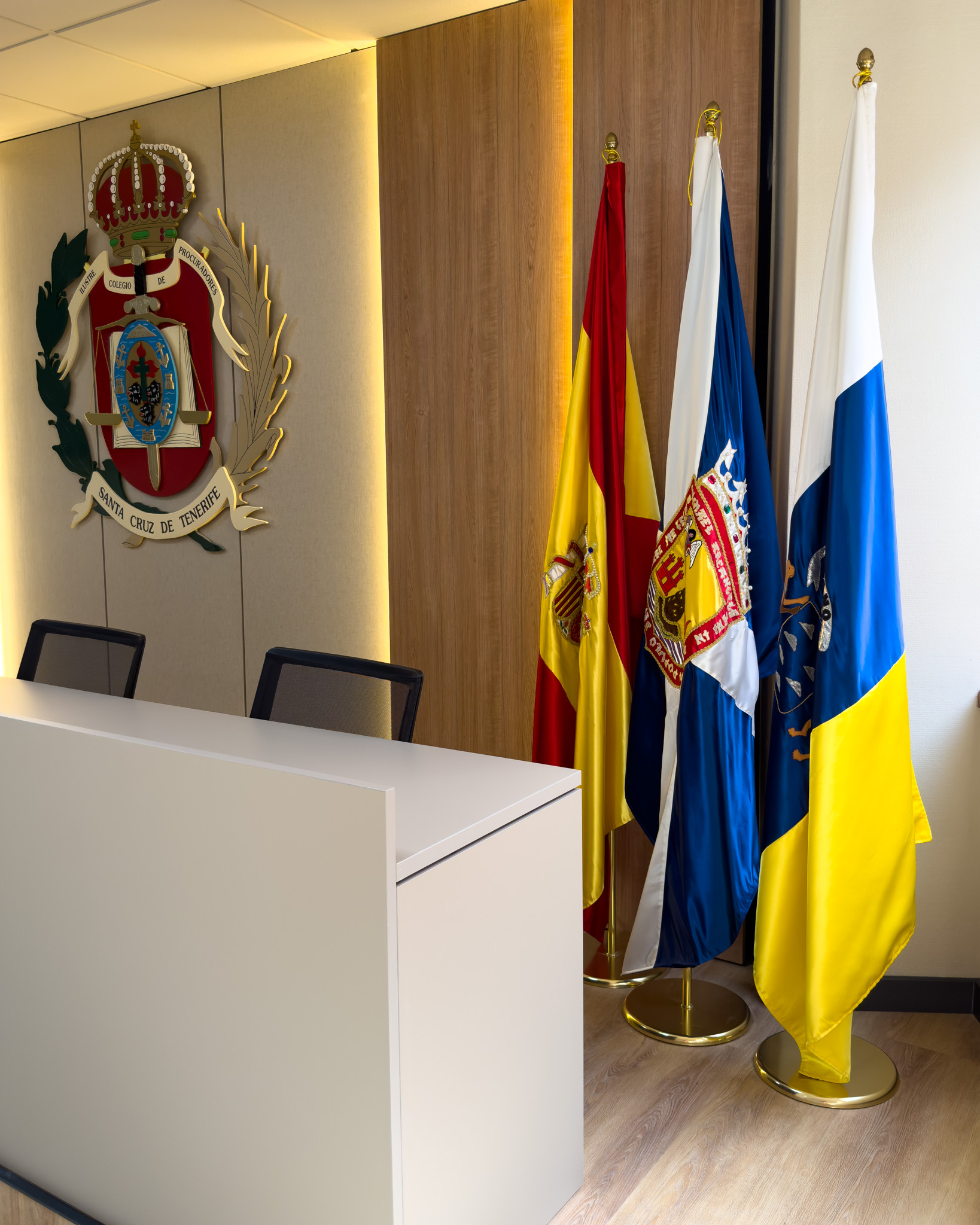 Portada de Transparencia y modernidad: el Ilustre Colegio de Procuradores de Santa Cruz de Tenerife estrena sus nuevas instalaciones.